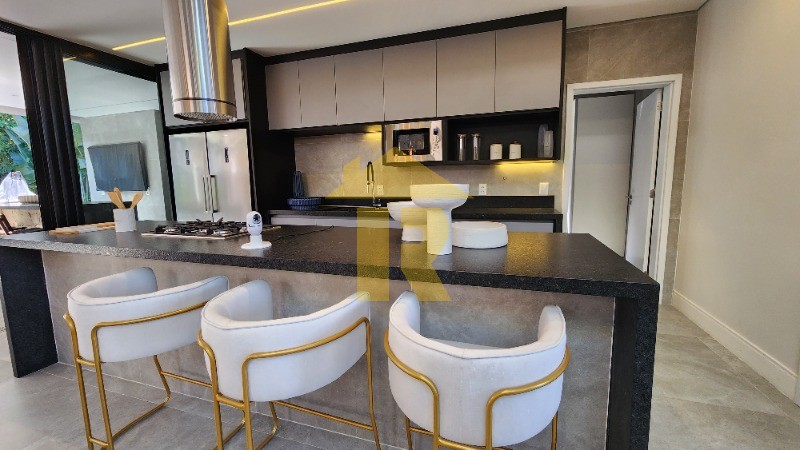 Casa com 6 quartos à venda — foto 12 de 43