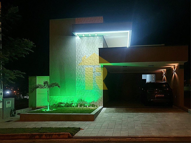 Casa de Condomínio com 3 quartos à venda, 132m² — foto 2 de 31
