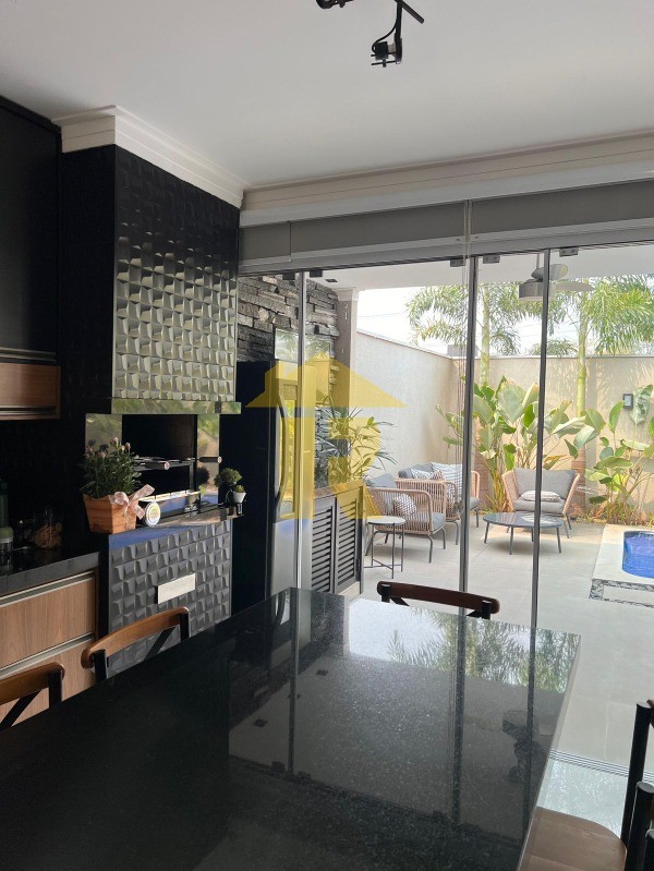Casa de Condomínio com 2 quartos à venda, 200m² — foto 15 de 29