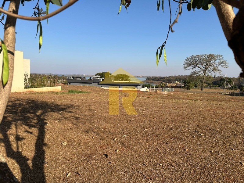 Terreno / Lote / Condomínio  à venda, 980m² — foto 2 de 10