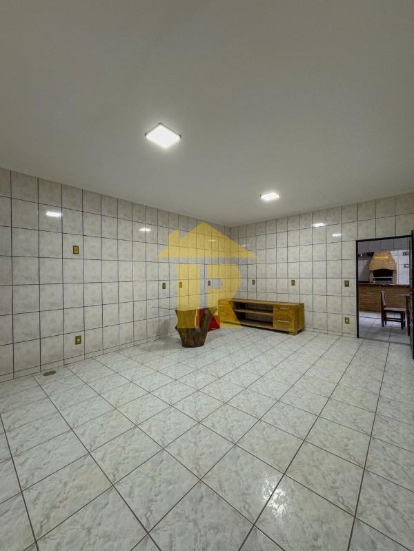 Casa com 3 quartos à venda, 212m² — foto 20 de 32