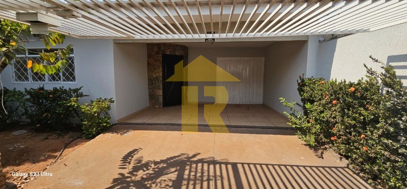 Casa com 3 quartos à venda, 148m² — foto 2 de 29