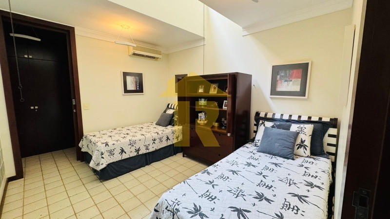 Casa de Condomínio com 4 quartos à venda, 370m² — foto 17 de 42