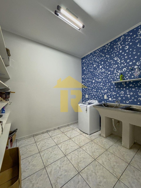 Casa com 3 quartos à venda, 212m² — foto 32 de 32
