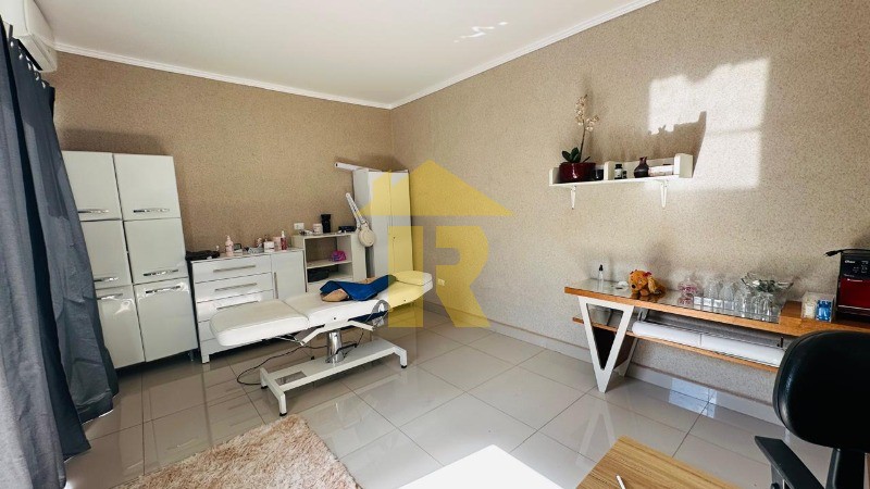 Casa com 3 quartos à venda, 260m² — foto 10 de 13