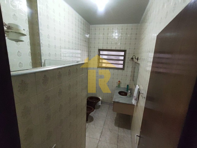 Casa com 3 quartos à venda, 228m² — foto 7 de 15