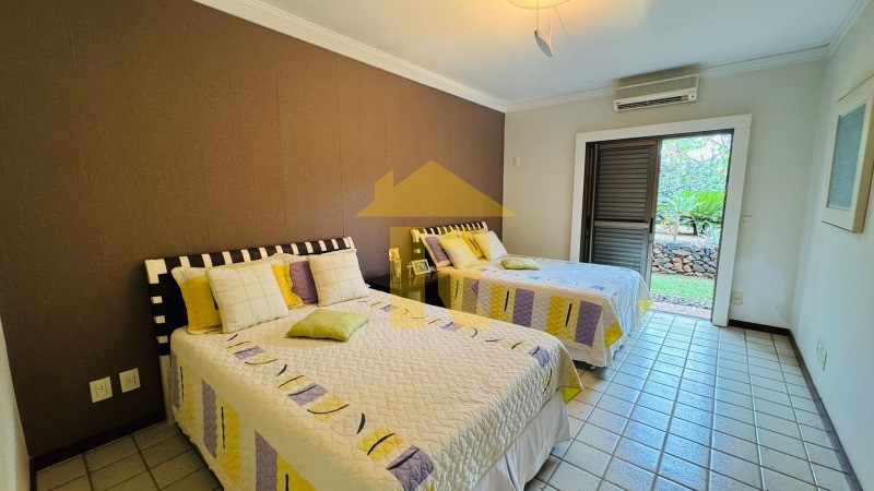 Casa de Condomínio com 4 quartos à venda, 370m² — foto 22 de 42
