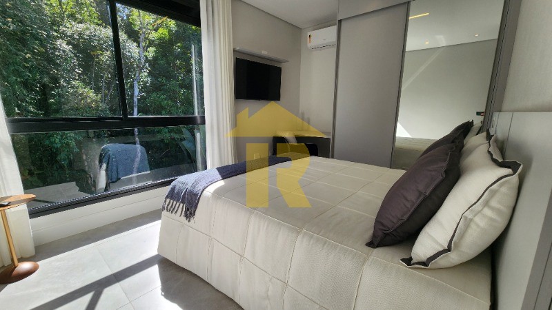 Casa com 6 quartos à venda — foto 36 de 43