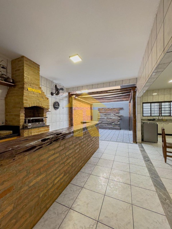 Casa com 3 quartos à venda, 212m² — foto 26 de 32