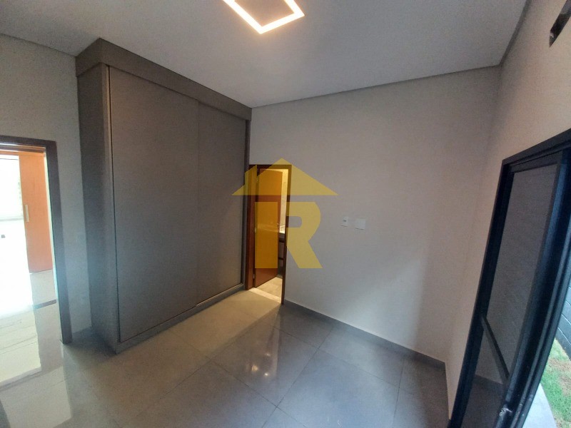Casa com 3 quartos à venda, 275m² — foto 19 de 30