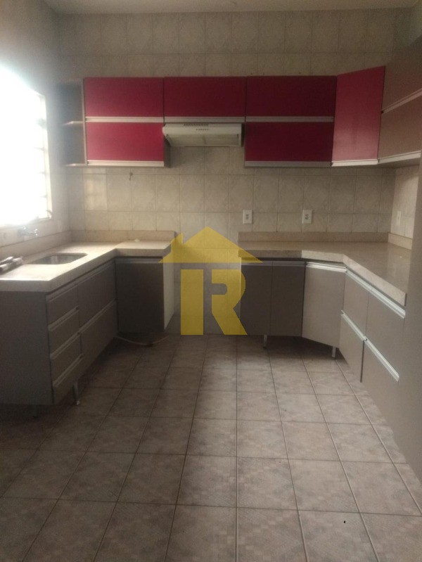Casa com 2 quartos à venda, 220m² — foto 24 de 33