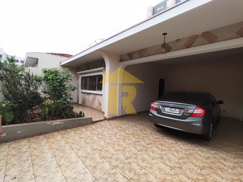 Casa com 3 quartos à venda, 228m² — foto 1 de 15