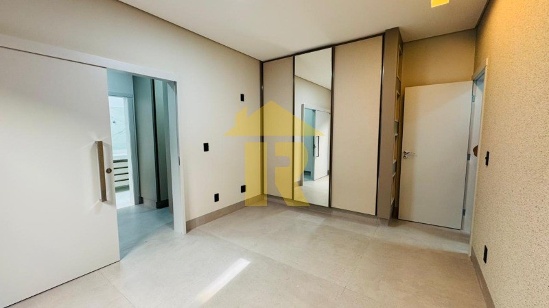 Casa de Condomínio com 3 quartos à venda, 220m² — foto 16 de 28