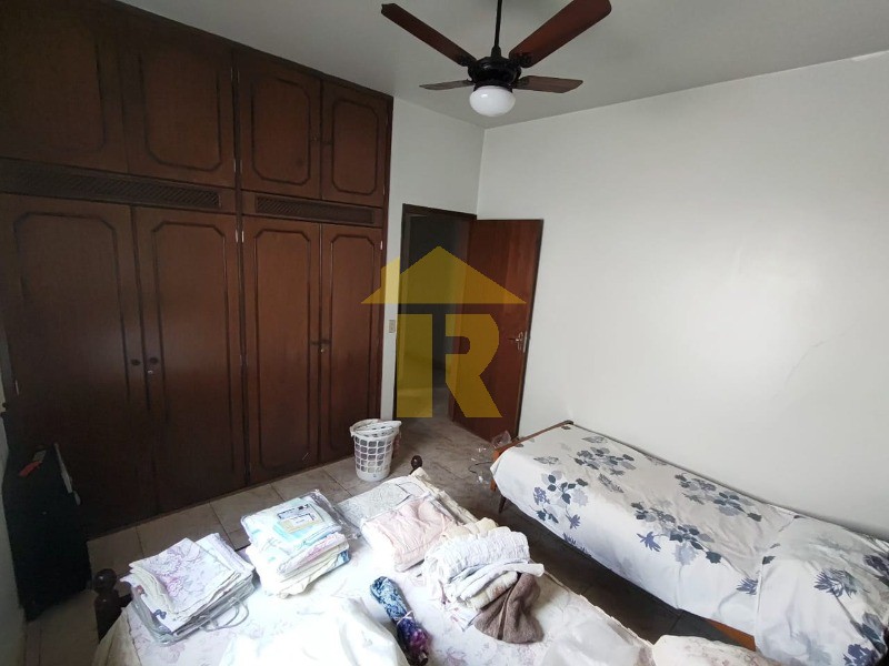 Casa com 3 quartos à venda, 228m² — foto 4 de 15