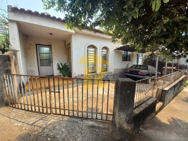 Terreno / Lote / Condomínio  à venda, 242m² — foto 1 de 10