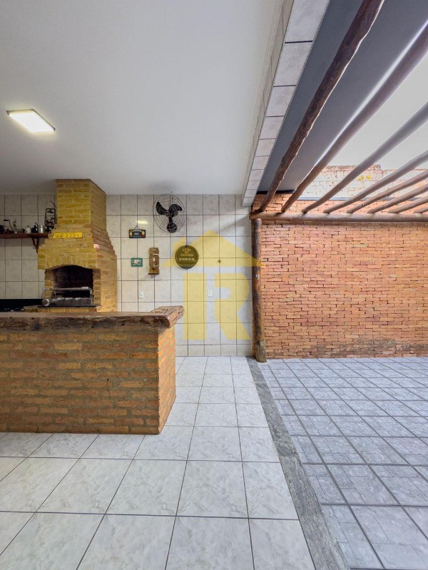 Casa com 3 quartos à venda, 212m² — foto 29 de 32