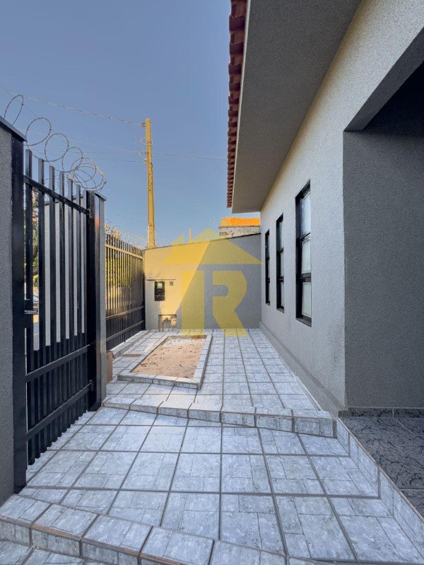 Casa com 3 quartos à venda, 212m² — foto 4 de 32