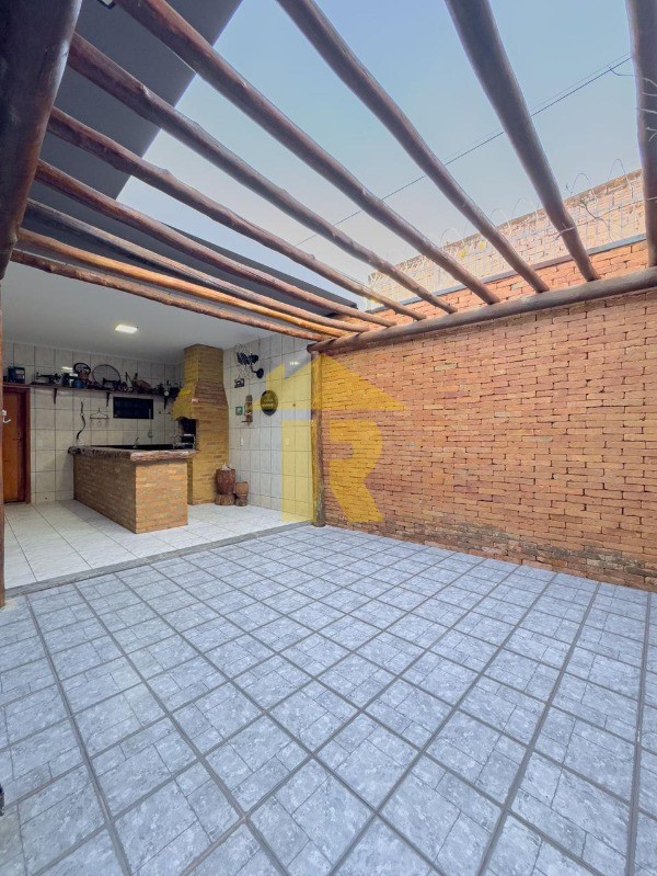 Casa com 3 quartos à venda, 212m² — foto 30 de 32