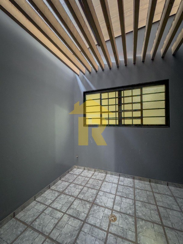 Casa com 3 quartos à venda, 212m² — foto 31 de 32