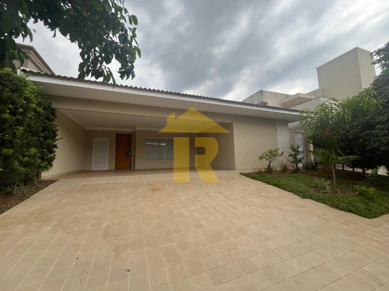 Casa de Condomínio com 3 quartos para aluguel, 230m² — foto 2 de 25