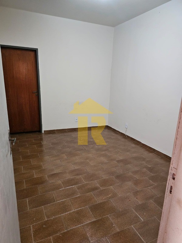 Casa com 3 quartos à venda, 288m² — foto 24 de 26