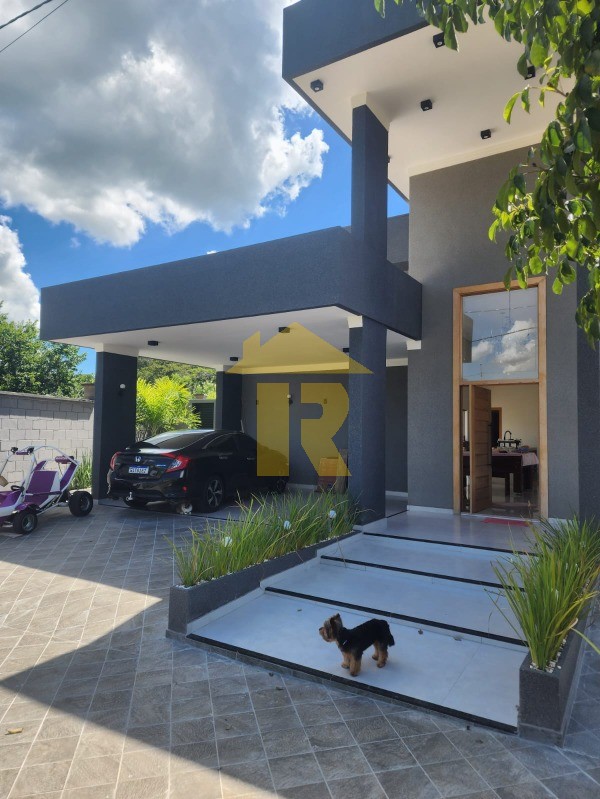 Casa de Condomínio com 3 quartos à venda, 180m² — foto 2 de 18
