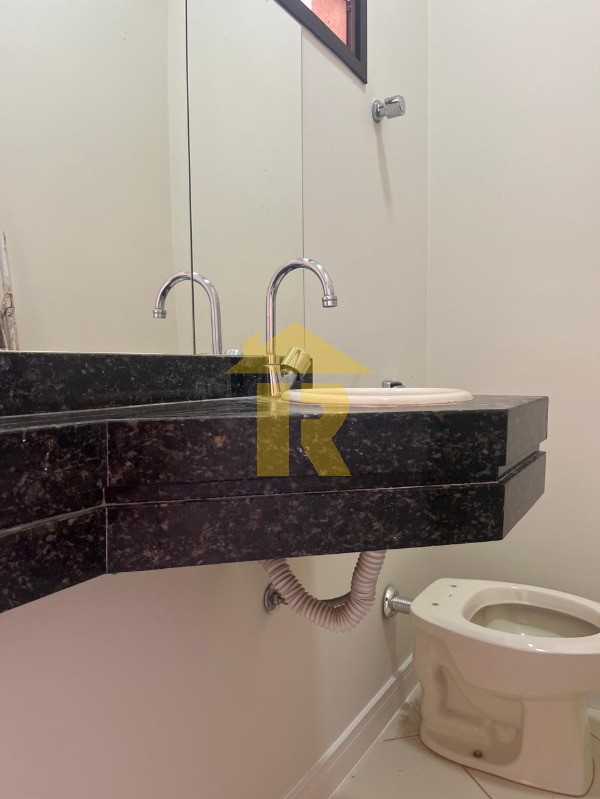 Casa de Condomínio com 3 quartos à venda e aluguel, 210m² — foto 4 de 25