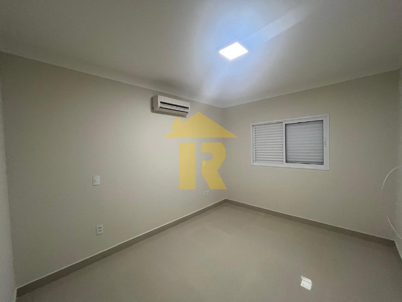 Casa de Condomínio com 3 quartos para aluguel, 230m² — foto 13 de 25