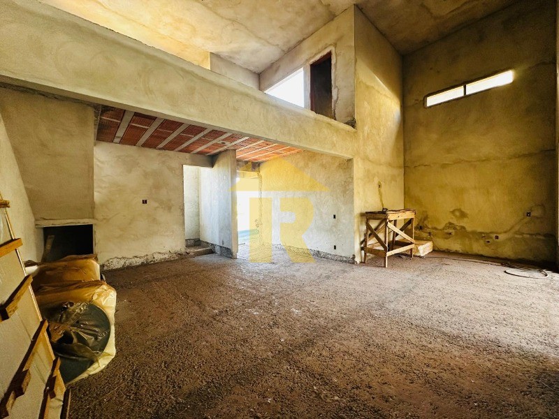 Casa de Condomínio com 3 quartos à venda, 218m² — foto 16 de 22
