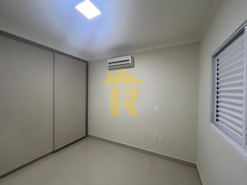 Casa de Condomínio com 3 quartos para aluguel, 230m² — foto 8 de 25