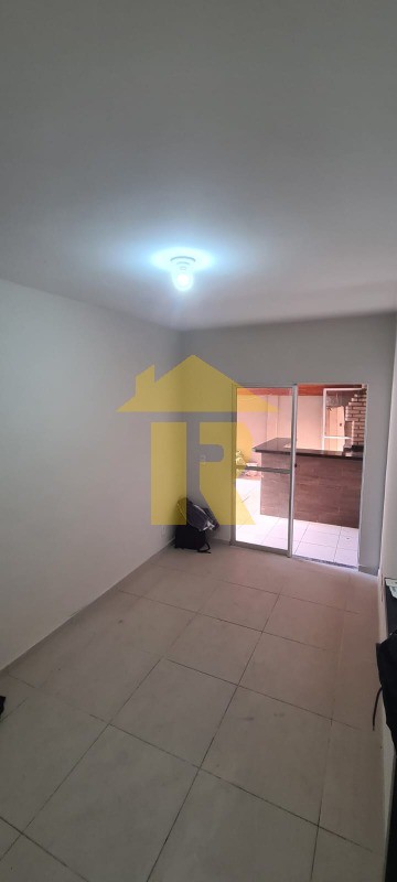 Apartamento com 2 quartos à venda, 47m² — foto 2 de 15