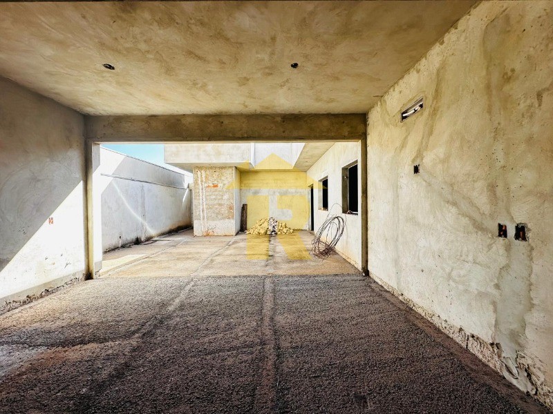 Casa de Condomínio com 3 quartos à venda, 218m² — foto 8 de 22