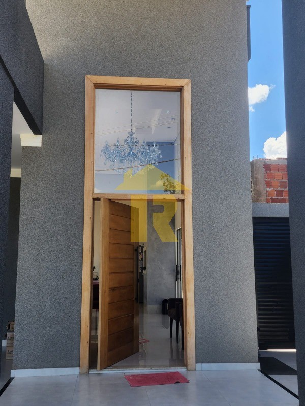 Casa de Condomínio com 3 quartos à venda, 180m² — foto 3 de 18