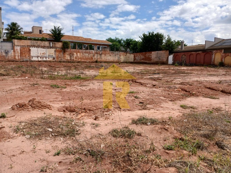 Terreno / Lote / Condomínio  à venda, 900m² — foto 1 de 19