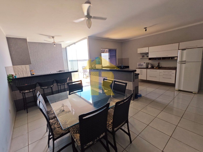 Casa de Condomínio com 2 quartos à venda, 127m² — foto 1 de 44
