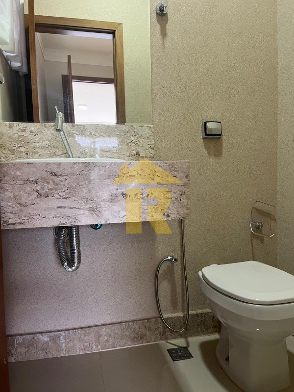 Casa de Condomínio com 3 quartos para aluguel, 230m² — foto 3 de 25