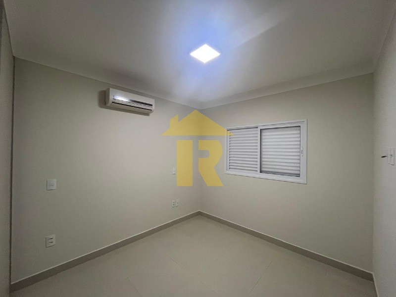 Casa de Condomínio com 3 quartos para aluguel, 230m² — foto 10 de 25