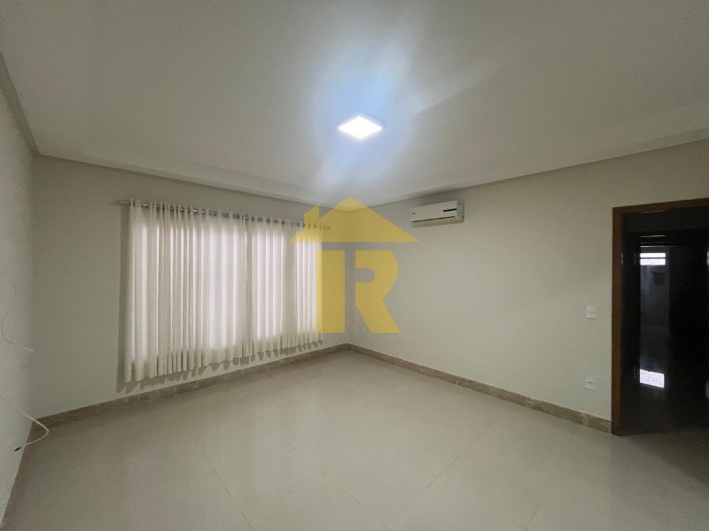 Casa de Condomínio com 3 quartos para aluguel, 230m² — foto 5 de 25