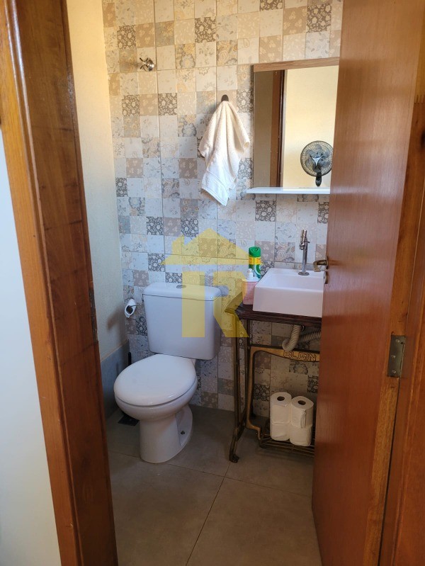 Casa com 3 quartos à venda, 136m² — foto 5 de 9