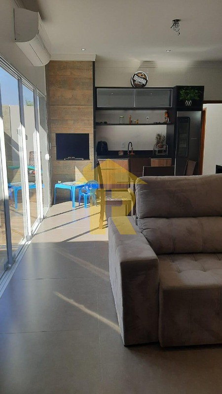Casa com 3 quartos à venda, 274m² — foto 18 de 25
