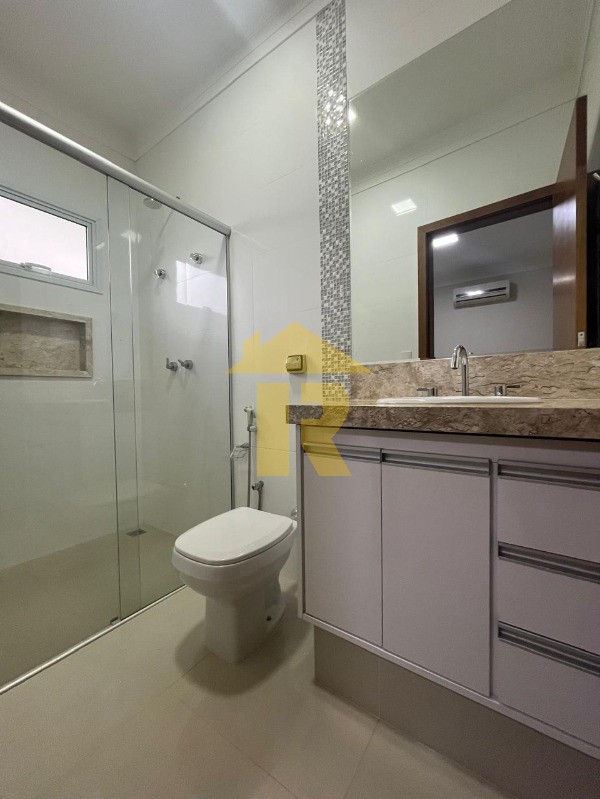 Casa de Condomínio com 3 quartos para aluguel, 230m² — foto 12 de 25
