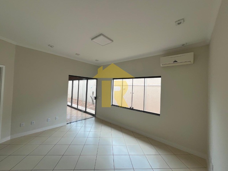Casa de Condomínio com 3 quartos à venda e aluguel, 210m² — foto 2 de 25
