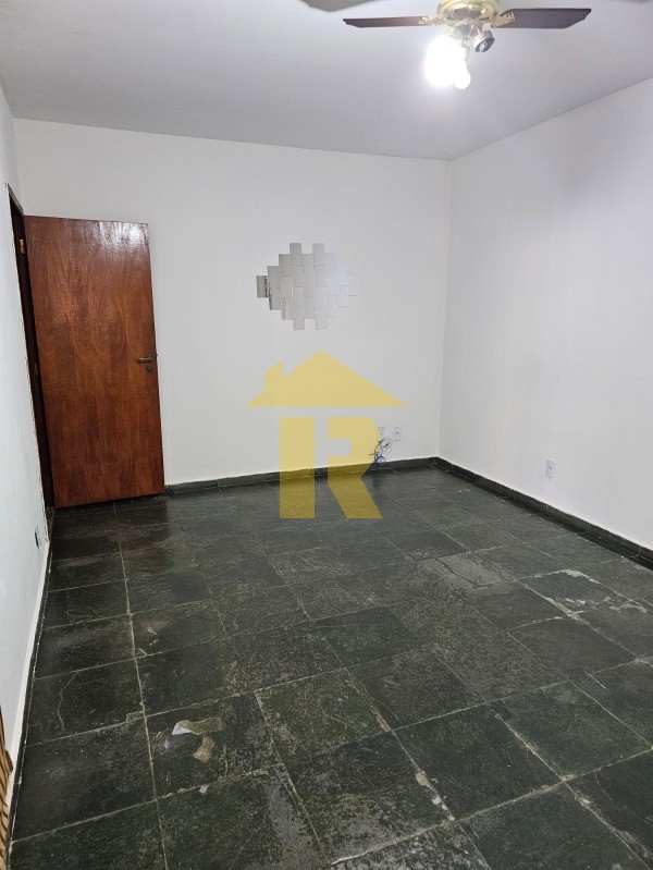 Casa com 3 quartos à venda, 288m² — foto 4 de 26