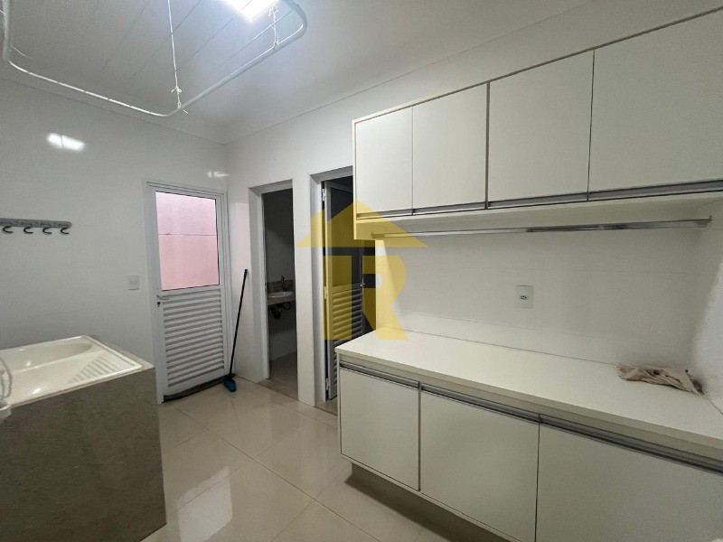 Casa de Condomínio com 3 quartos para aluguel, 230m² — foto 19 de 25