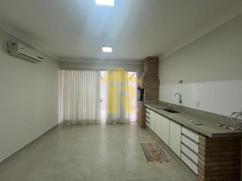Casa de Condomínio com 3 quartos para aluguel, 230m² — foto 21 de 25