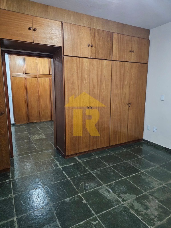 Casa com 3 quartos à venda, 288m² — foto 13 de 26