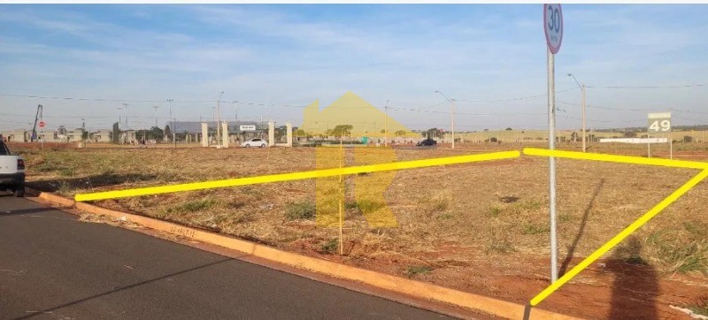 Terreno / Lote / Condomínio  à venda, 215m² — foto 1 de 10