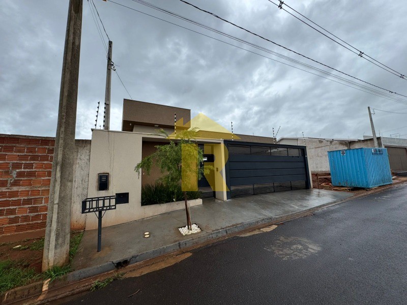 Casa com 3 quartos à venda, 122m² — foto 2 de 23