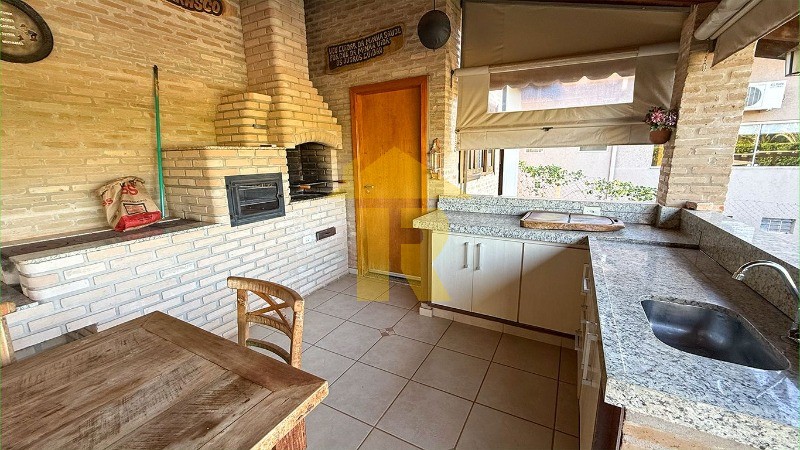 Casa de Condomínio com 3 quartos à venda, 230m² — foto 18 de 41