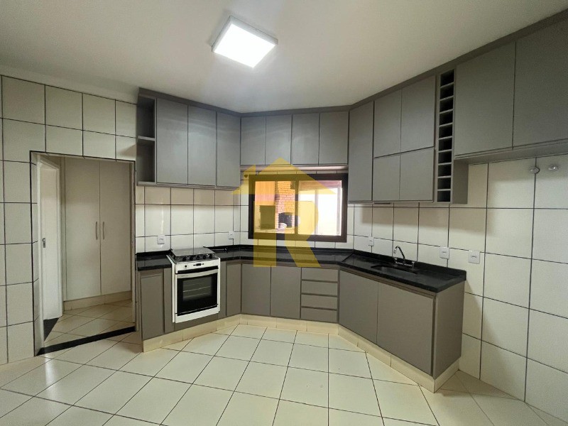 Casa de Condomínio com 3 quartos à venda e aluguel, 210m² — foto 19 de 25